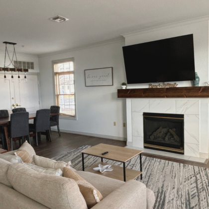 VILLA 849 LIVING ROOM AND DINING TABLE