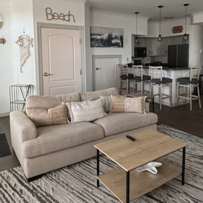 VILLA 849 LIVING ROOM AND KITCHEN