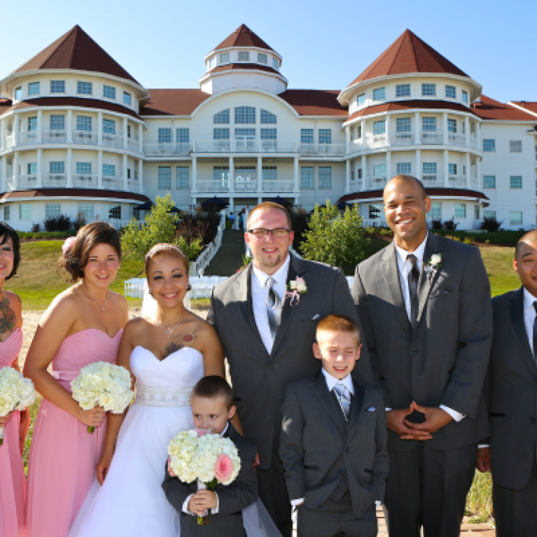 BRIDAL PARTY OUTSIDE AT BLUE HARBOR RESORT WEDDING