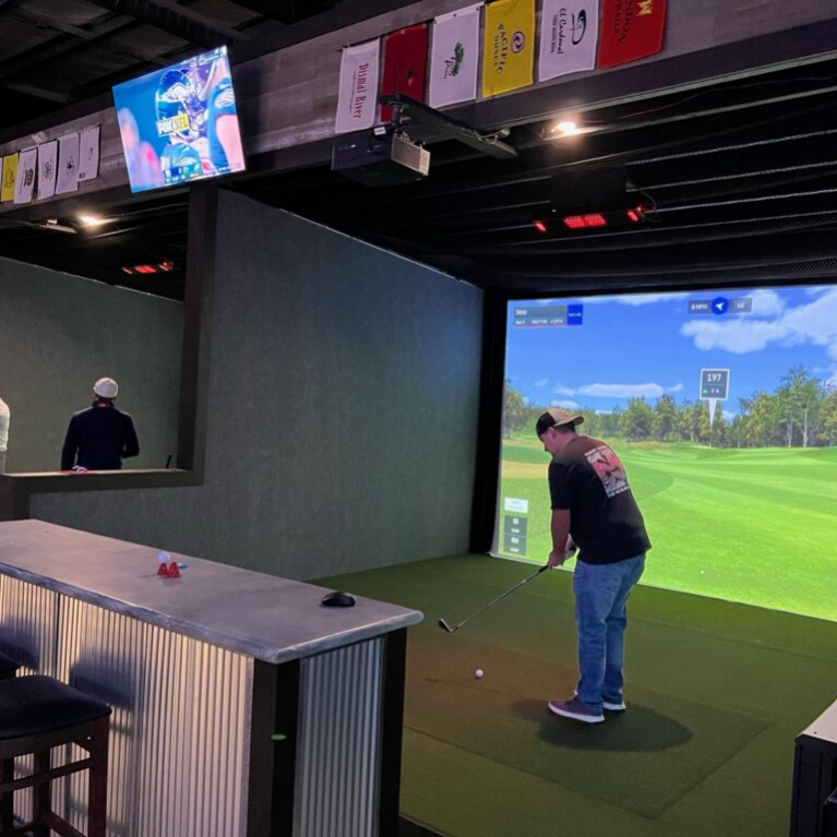 GOLF SIMULATOR AT GOLF 365