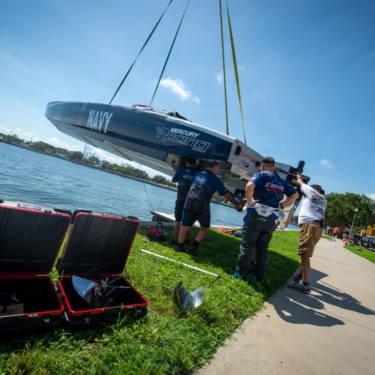 MERCURY RACING MIDWEST CHALLENGE POWERBOAT LAUNCH