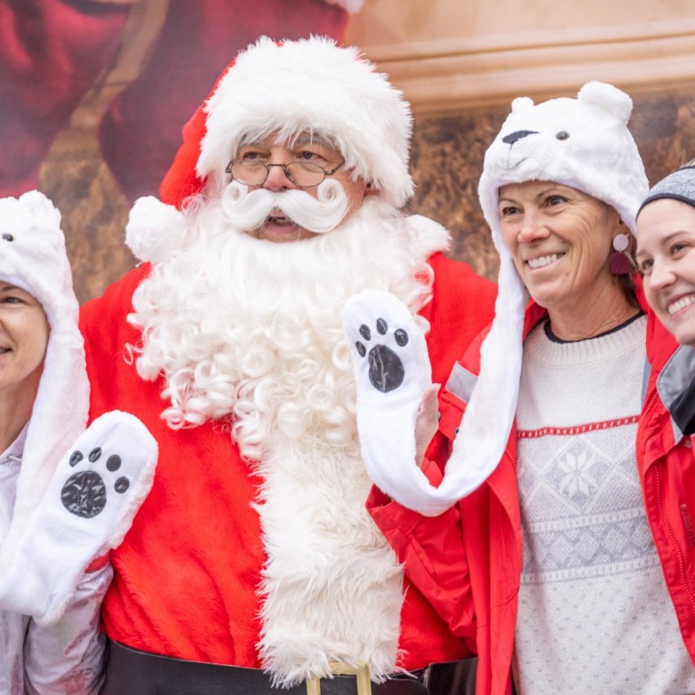 SANTA PHOTOS AT RUN SANTA RUN