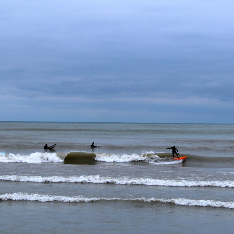 SURFERS ON LAKE MICHIGAN Em von der Ruhr