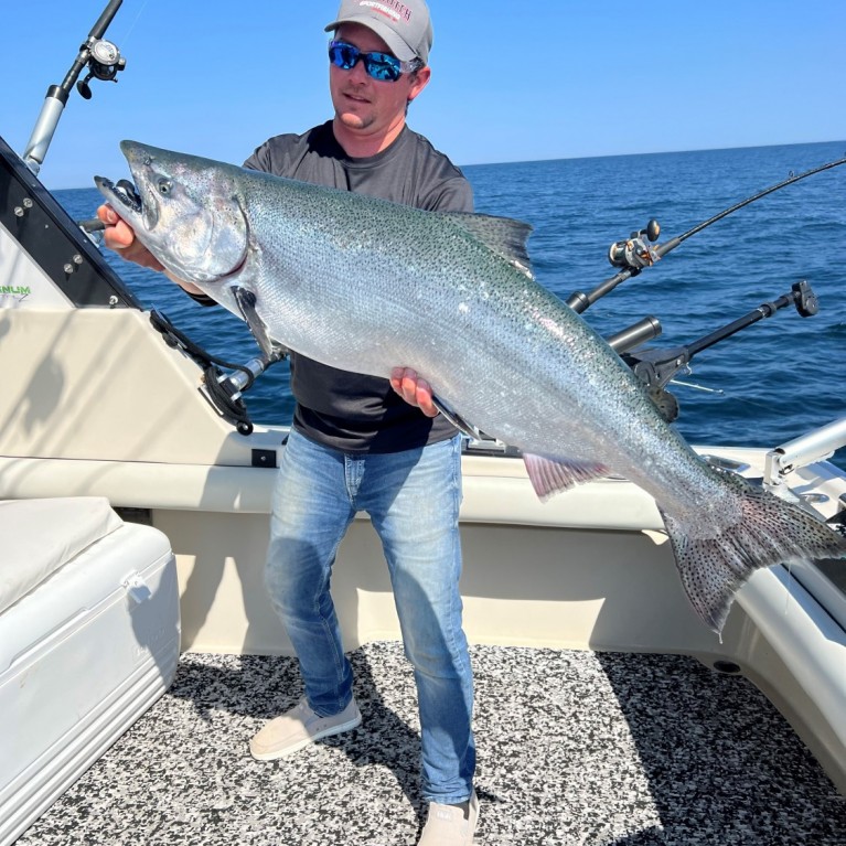 TOP NOTCH SPORTFISHING BIG CATCH