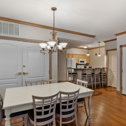 4 BEDROOM VILLA DINING ROOM